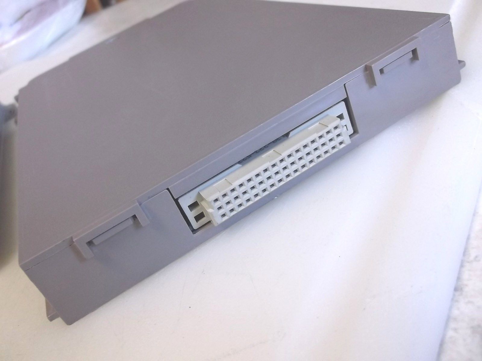 Keithley 7752 Low Voltage, CurrentSource-Only Source/Switch Module Keithley 7752 Low Voltage, CurrentSource-Only Source/Switch Module